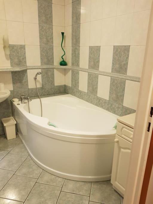 Sloneczny Apartamencik Apartment วรอตซวาฟ ภายนอก รูปภาพ